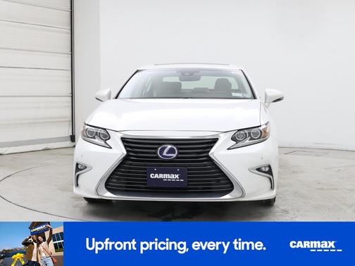 2016 Lexus ES 300h 
