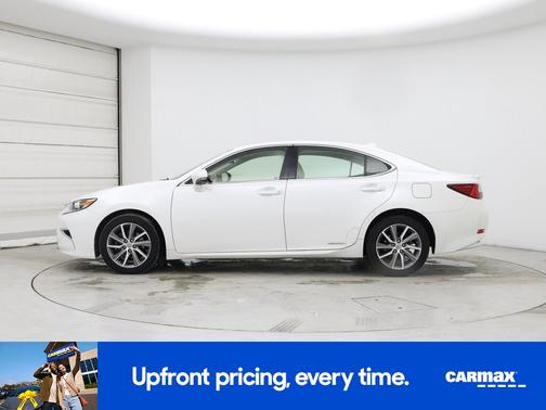 2016 Lexus ES 300h 
