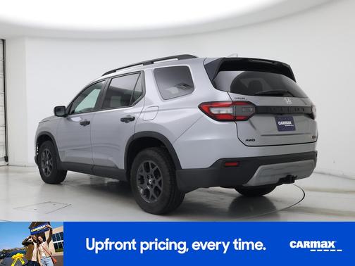Silver 2025 Honda Pilot Trailsport