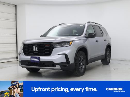 Silver 2025 Honda Pilot Trailsport