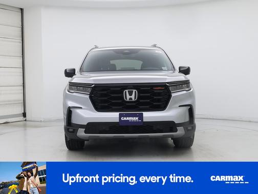 Silver 2025 Honda Pilot Trailsport