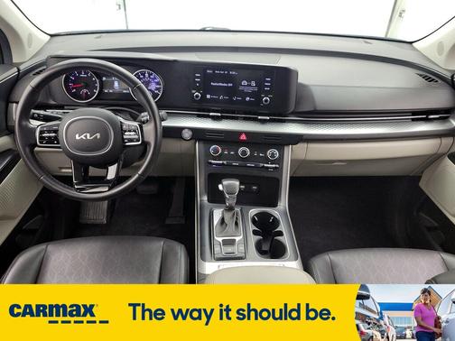 2023 Kia Carnival LX Seat Package