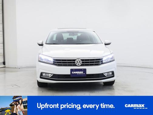 White 2016 Volkswagen Passat SE