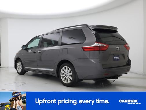 2017 Toyota Sienna XLE