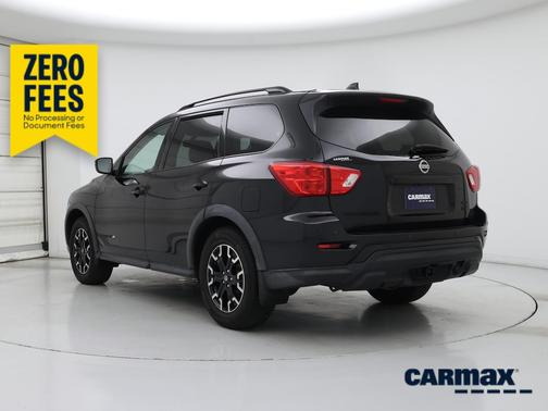 Black 2019 Nissan Pathfinder SV