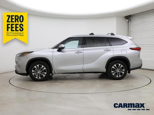 Gray 2021 Toyota Highlander XLE