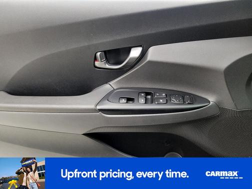 2019 Hyundai Veloster Premium