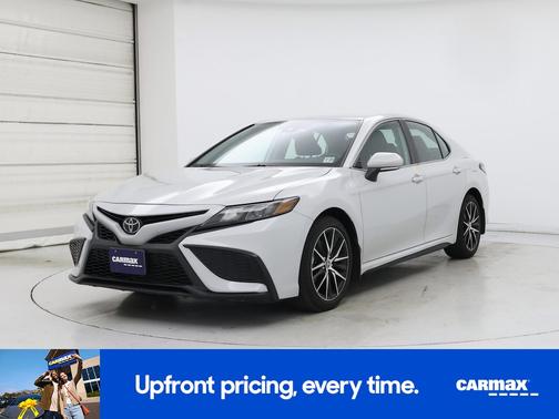 White 2022 Toyota Camry SE