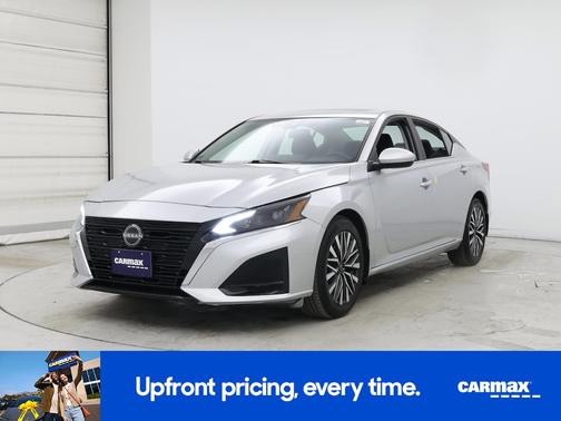 2023 Nissan Altima SV