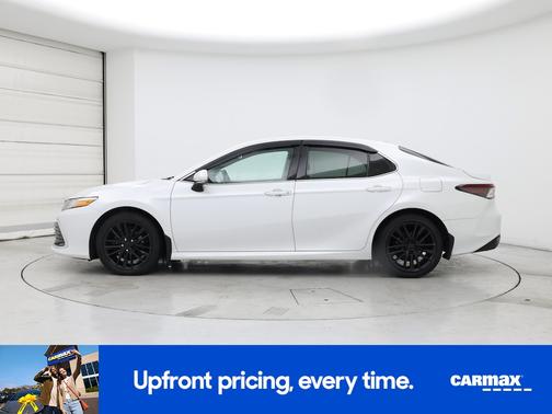 2022 Toyota Camry Hybrid XLE