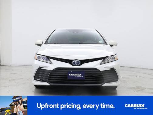 2022 Toyota Camry Hybrid XLE