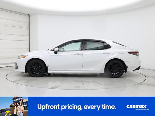 2022 Toyota Camry Hybrid XLE