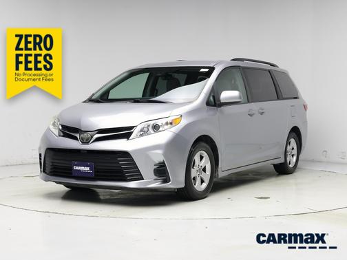 Silver 2018 Toyota Sienna LE
