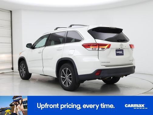 White 2018 Toyota Highlander XLE