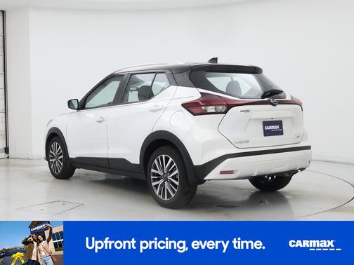 White 2023 Nissan Kicks SV