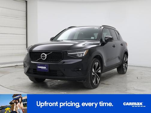 2023 Volvo XC40 B4 Plus Dark Theme