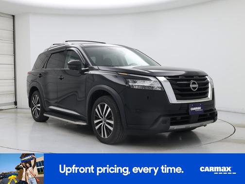 Black 2024 Nissan Pathfinder Platinum