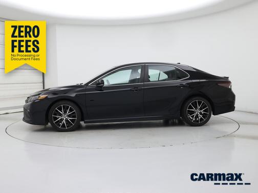 Black 2022 Toyota Camry SE