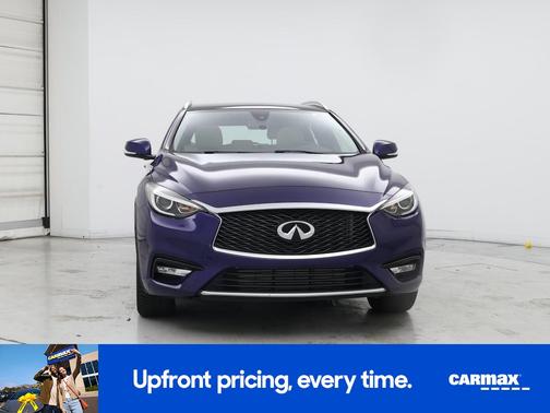 2017 INFINITI QX30 Premium