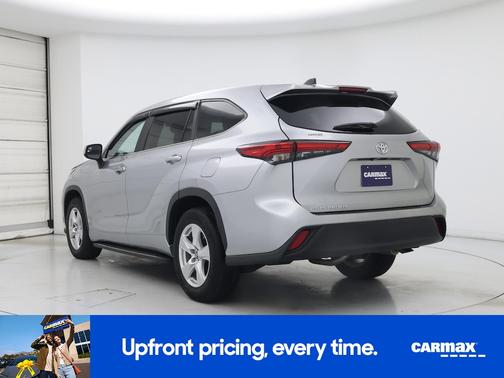 Silver 2023 Toyota Highlander L