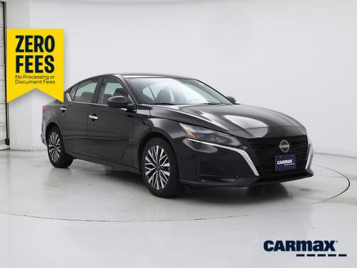 Black 2025 Nissan Altima SV