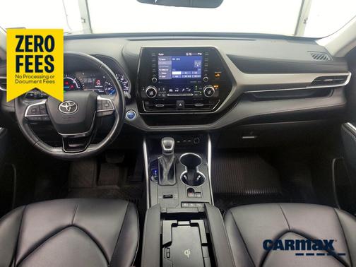 Gray 2021 Toyota Highlander Hybrid XLE