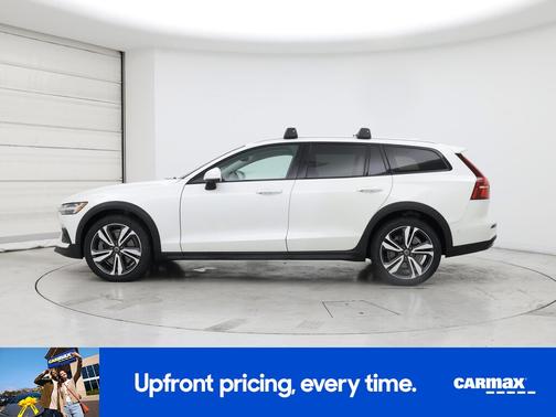 2024 Volvo V60 Cross Country B5 Plus