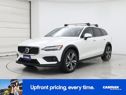 2024 Volvo V60 Cross Country B5 Plus