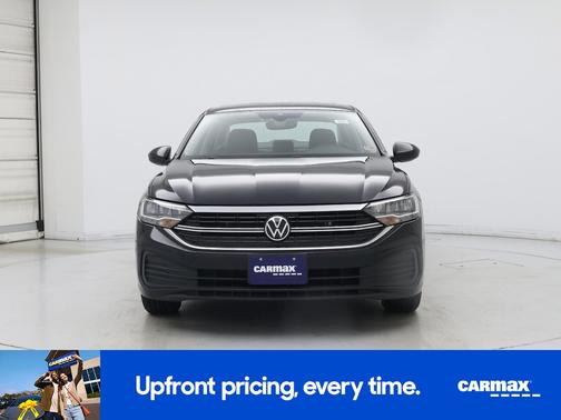 Gray 2023 Volkswagen Jetta SE