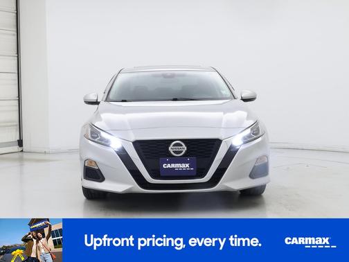 Silver 2022 Nissan Altima SV