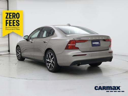 Gold 2019 Volvo S60 T6 Momentum