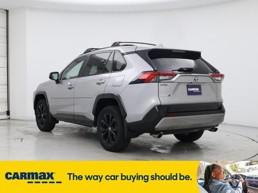 2022 Toyota RAV4 Hybrid SE