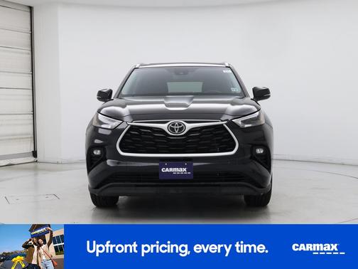 Black 2022 Toyota Highlander XLE