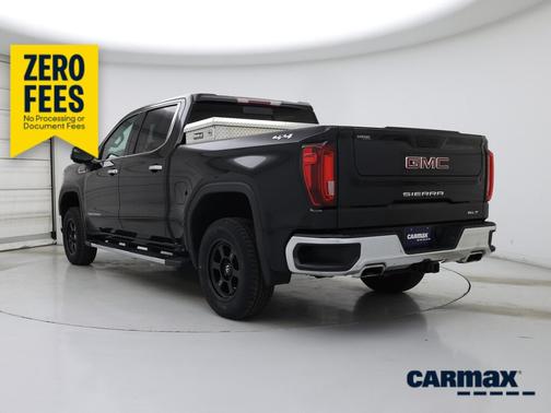Black 2022 GMC Sierra 1500 SLT