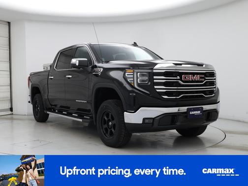 Black 2022 GMC Sierra 1500 SLT