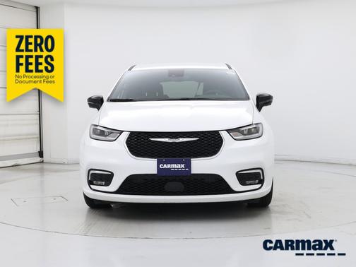 White 2025 Chrysler Pacifica Select