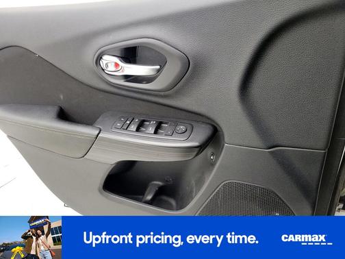 2017 Jeep Cherokee Sport