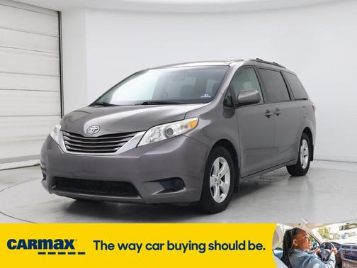 2017 Toyota Sienna LE