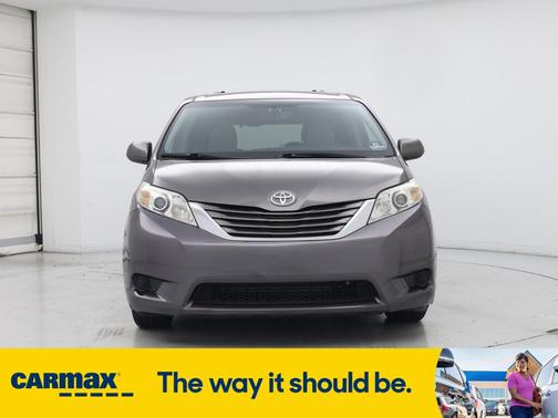 2017 Toyota Sienna LE