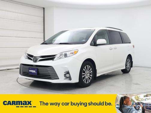 2019 Toyota Sienna XLE