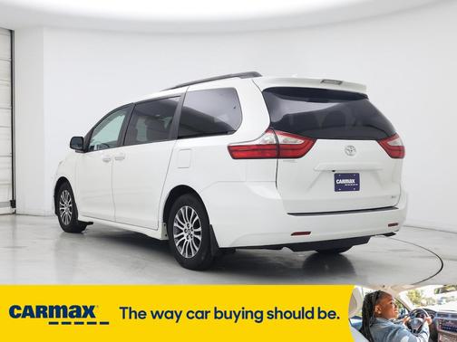 2019 Toyota Sienna XLE