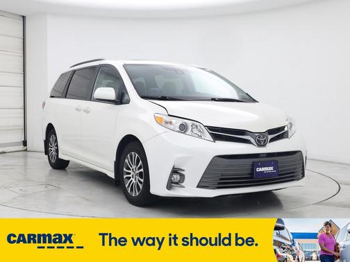 2019 Toyota Sienna XLE