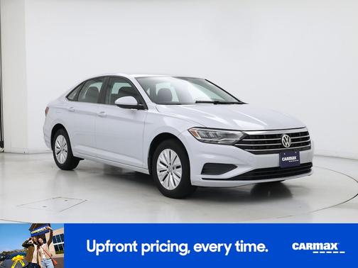 White 2019 Volkswagen Jetta SE
