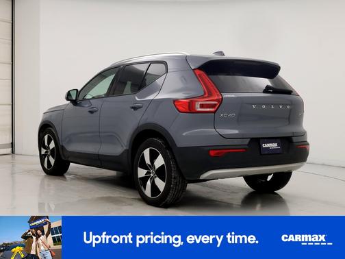 Gray 2020 Volvo XC40 T5 Momentum