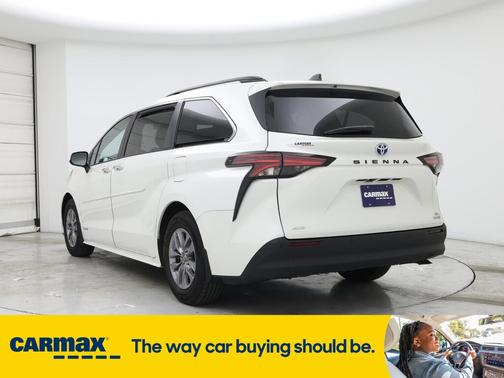 2021 Toyota Sienna XLE