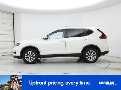 White 2018 Nissan Rogue SV