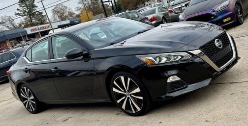 2020 Nissan Altima SR FWD