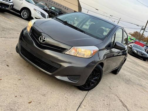 2013 Toyota Yaris LE