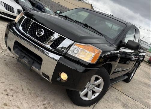 2012 Nissan Titan SV
