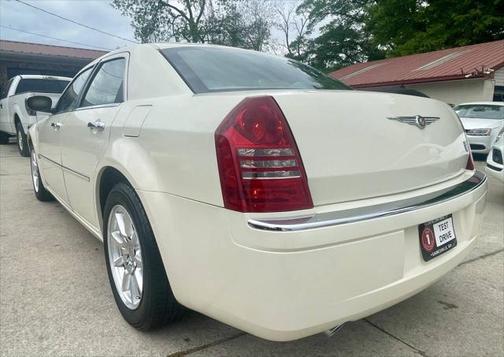 2007 Chrysler 300C Base